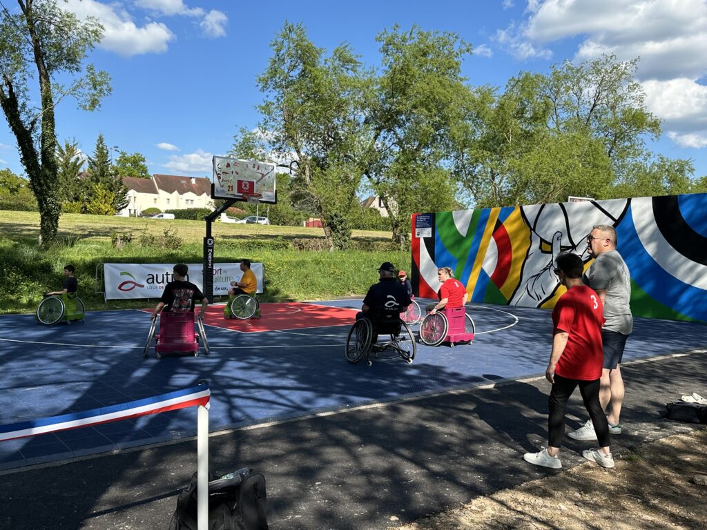 Basket 3x3, beach hand : de nouveaux terrains de sport à la base de loisirs