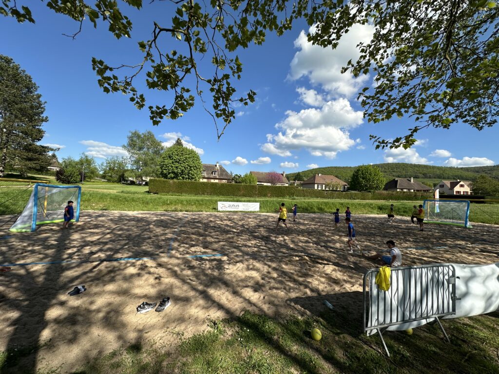 Basket 3x3, beach hand : de nouveaux terrains de sport à la base de loisirs