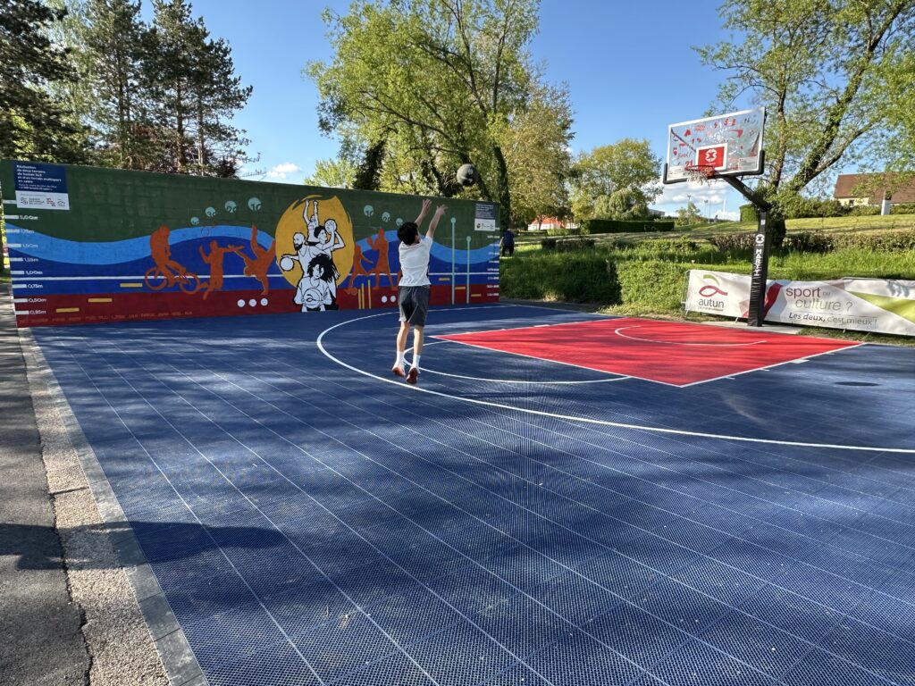 Basket 3x3, beach hand : de nouveaux terrains de sport à la base de loisirs