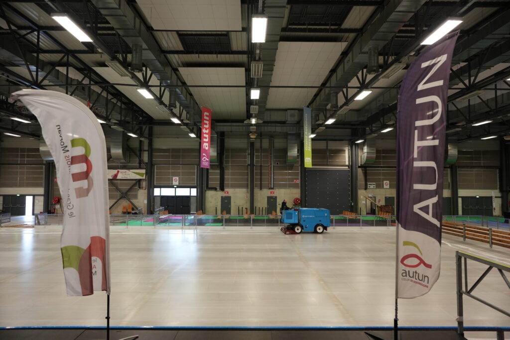 Patinoire éphémère à l'Eduen d'Autun