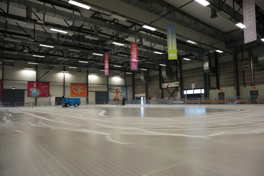 Patinoire éphémère à l'Eduen d'Autun