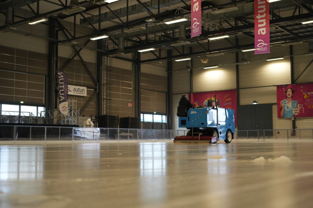 Patinoire éphémère à l'Eduen d'Autun