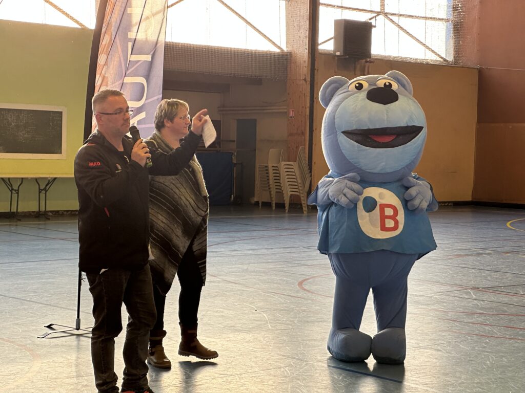 Nikola Karabatic en visite à l'Olympic Club Autunois