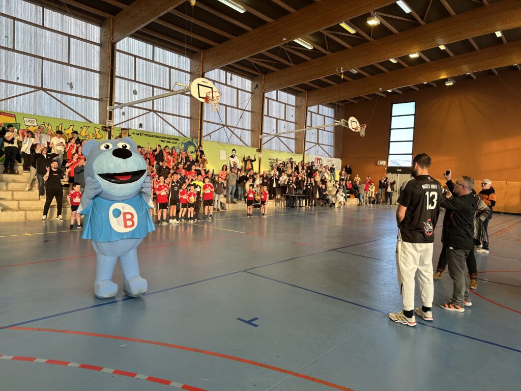 Nikola Karabatic en visite à l'Olympic Club Autunois