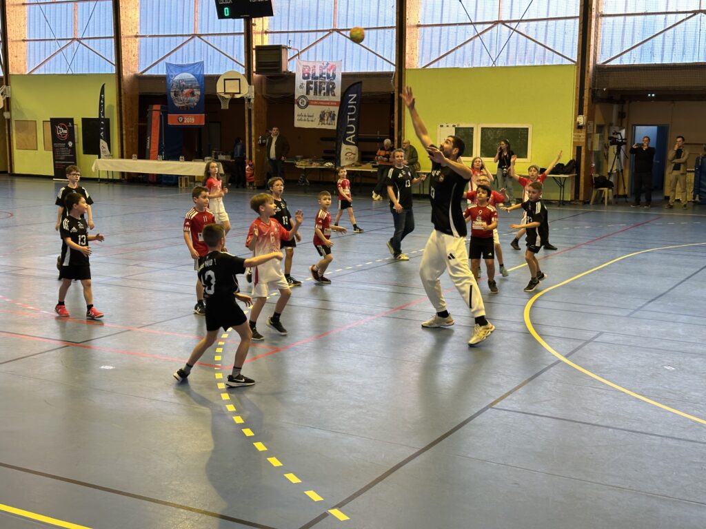 Nikola Karabatic en visite à l'Olympic Club Autunois