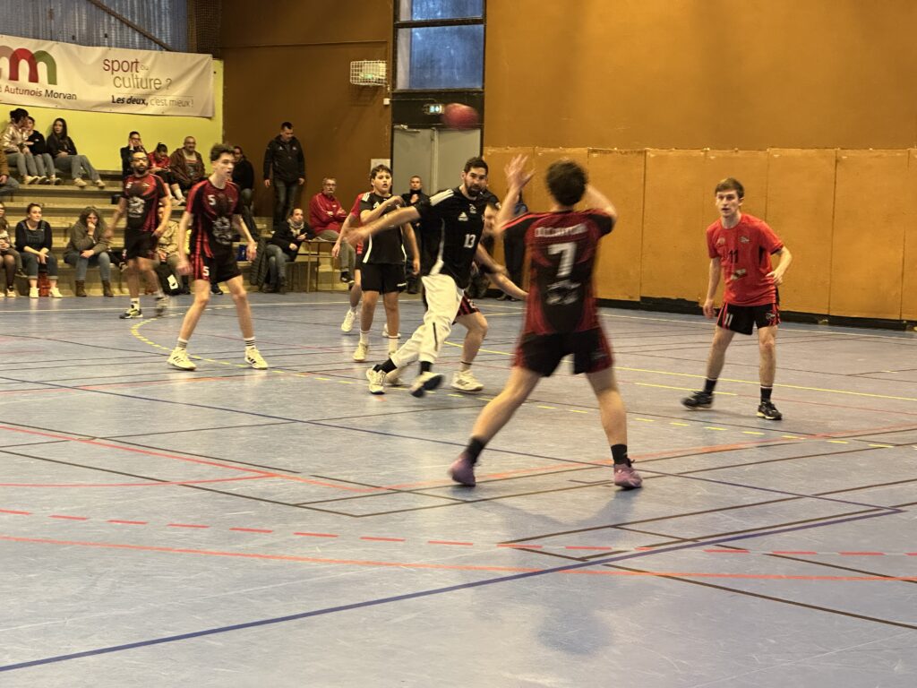 Nikola Karabatic en visite à l'Olympic Club Autunois