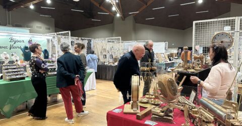 Visite au Salon Art, artisanat et terroir à l'Hexagone d'Autun