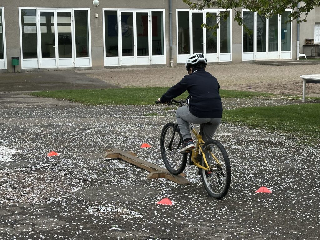 Près de 300 élèves d’Autun ont appris le « savoir rouler à vélo » cette année
