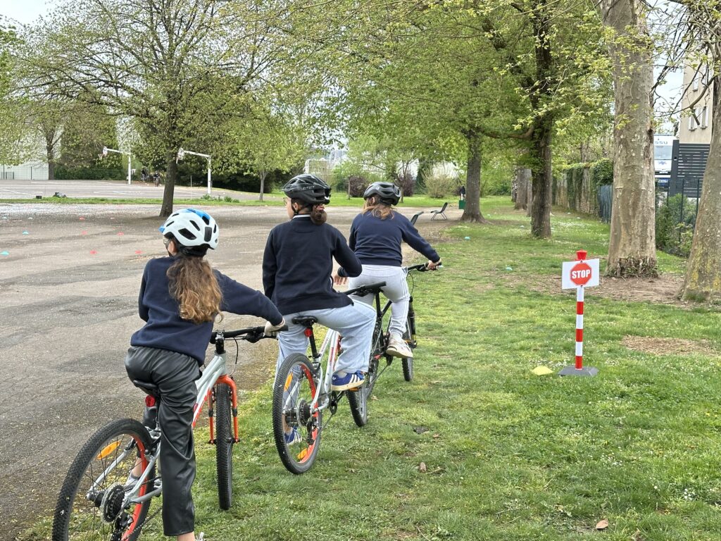 Près de 300 élèves d’Autun ont appris le « savoir rouler à vélo » cette année