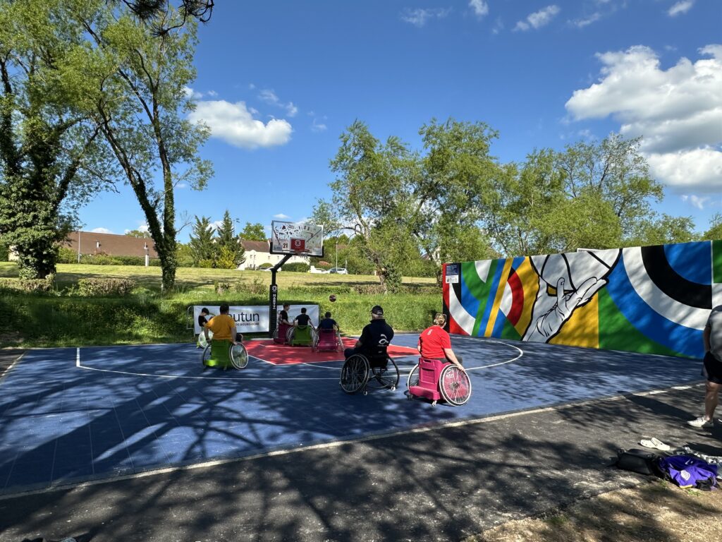 Basket 3x3, beach hand : de nouveaux terrains de sport à la base de loisirs