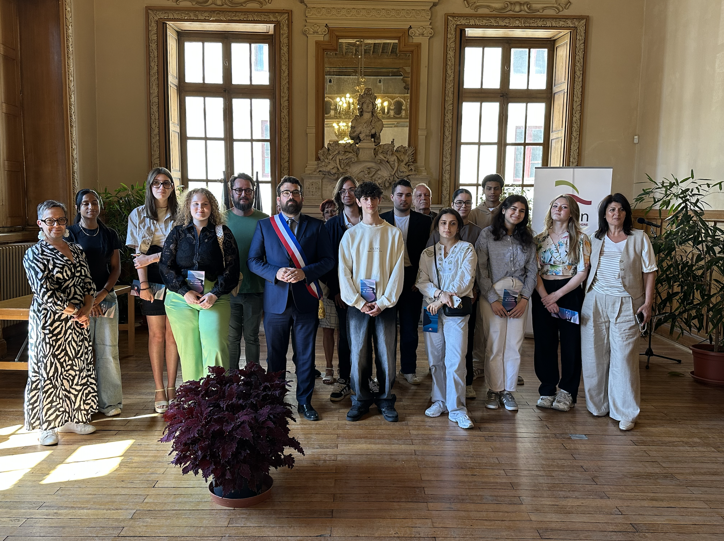 Une cérémonie officielle pour accueillir les primo votants dans la citoyenneté