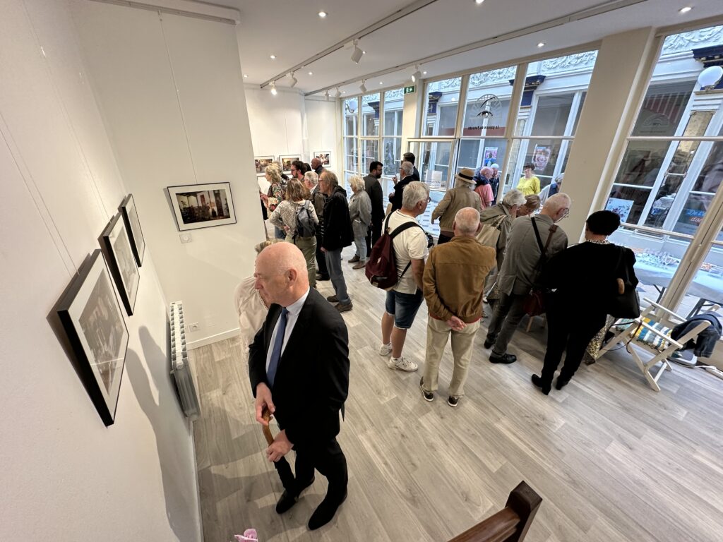 Expo « Indiscrétion » : un photographe humaniste dans le passage Balthus