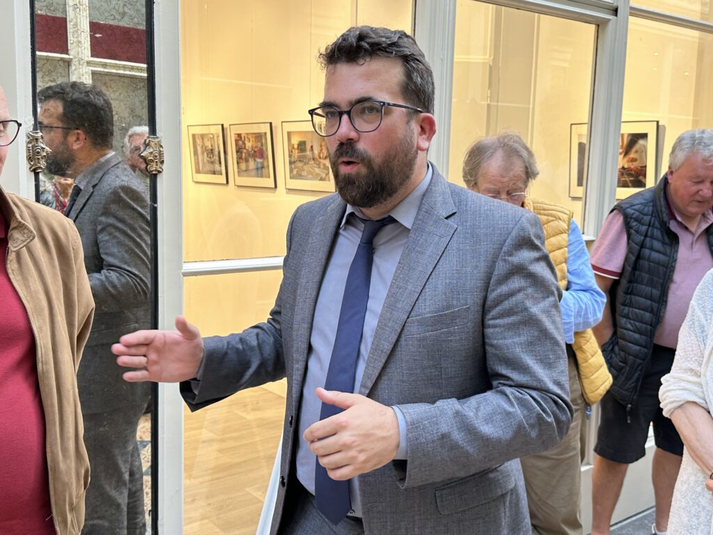 Expo « Indiscrétion » : un photographe humaniste dans le passage Balthus