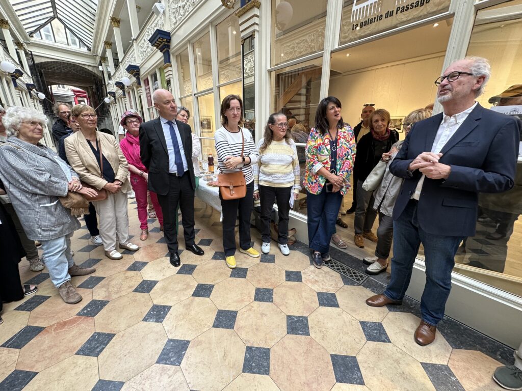 Expo « Indiscrétion » : un photographe humaniste dans le passage Balthus