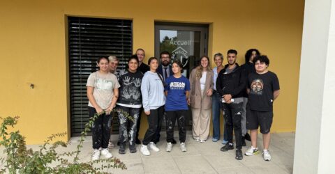 Un chantier jeunes pour rénover les halls d’immeubles aux Presles