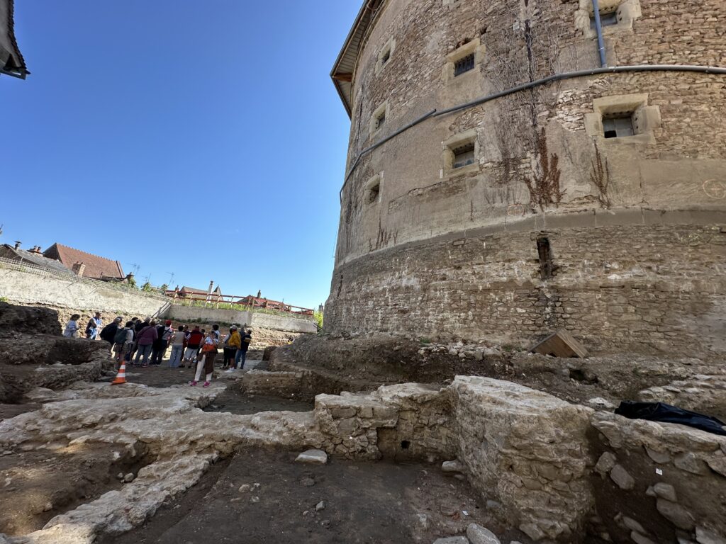 Plongée archéologique au cœur du futur musée Panoptique