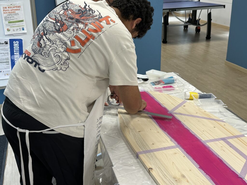 Ambiance surf et créativité au centre social du Prieuré Saint-Martin