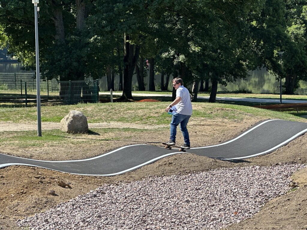 La nouvelle piste de pumptrack est ouverte au public