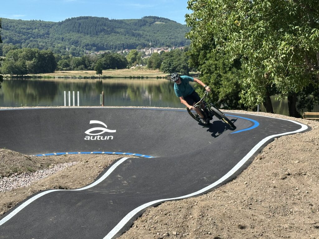 La nouvelle piste de pumptrack est ouverte au public
