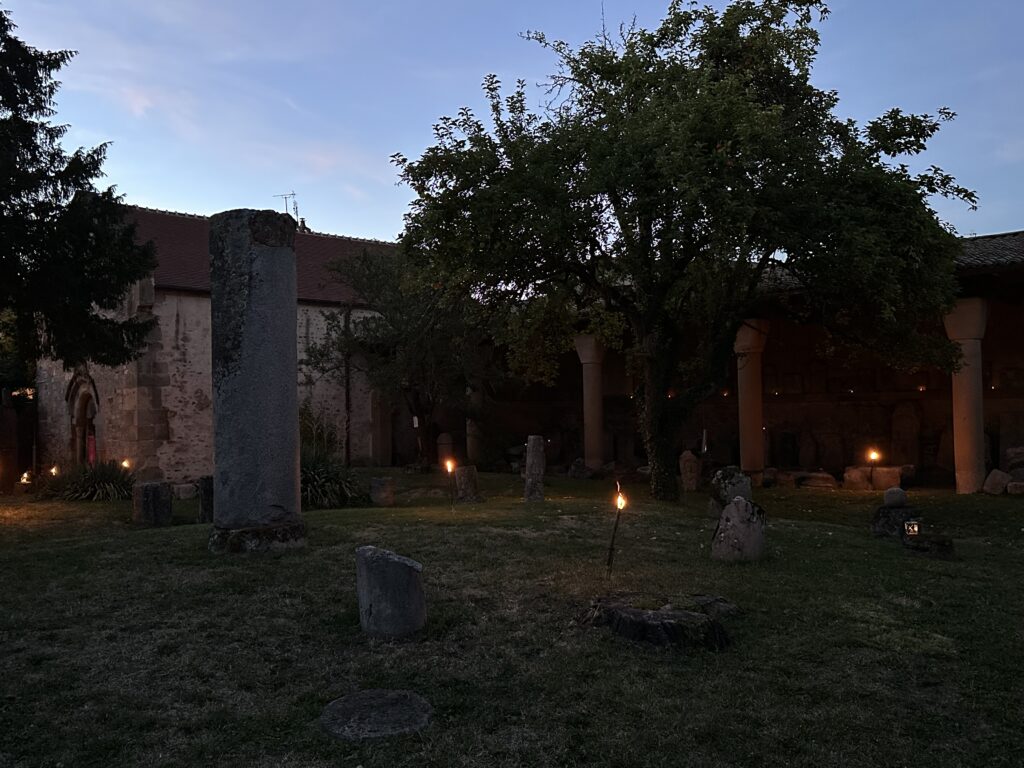 Nocturnes estivales au musée lapidaire d’Autun : une autre manière de découvrir le patrimoine