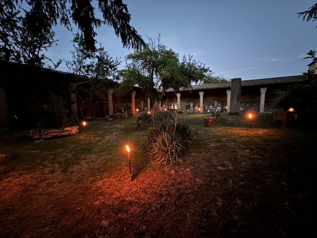 Nocturnes estivales au musée lapidaire d’Autun : une autre manière de découvrir le patrimoine