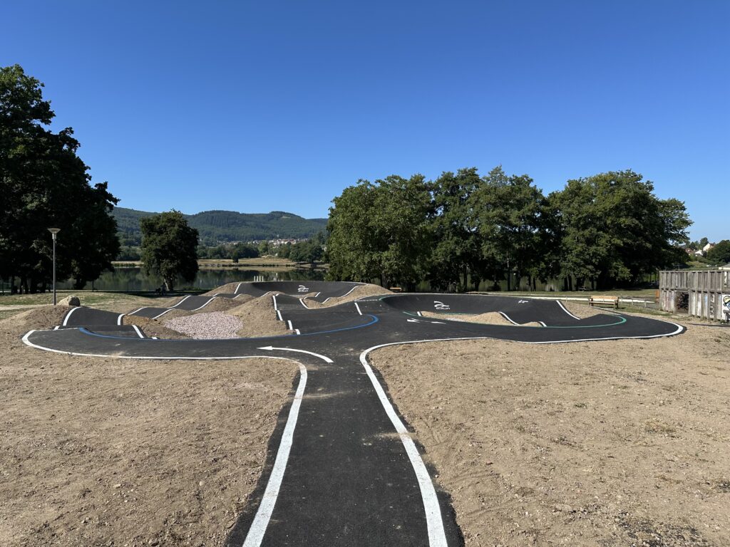 La nouvelle piste de pumptrack est ouverte au public