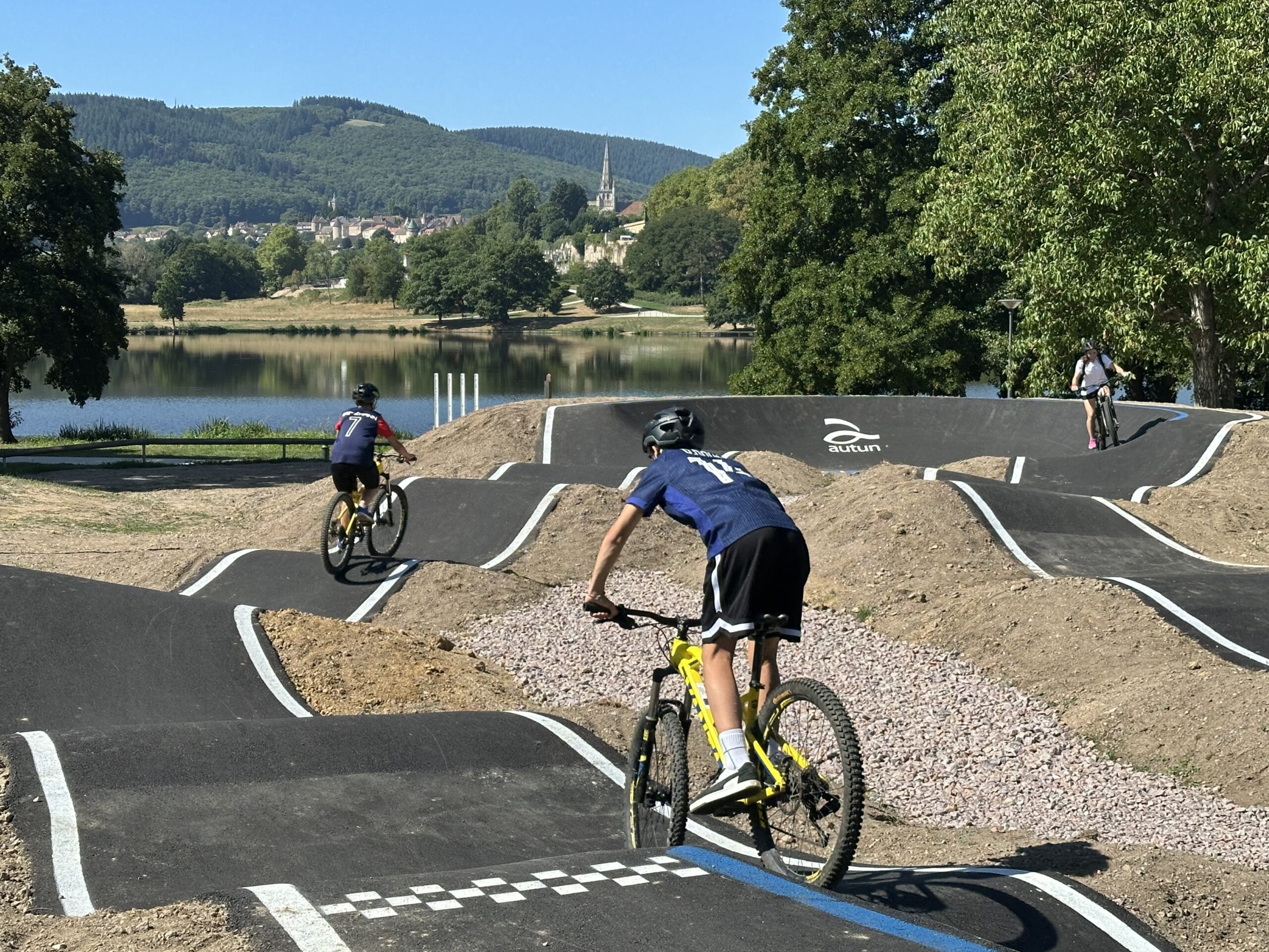 La nouvelle piste de pumptrack est ouverte au public