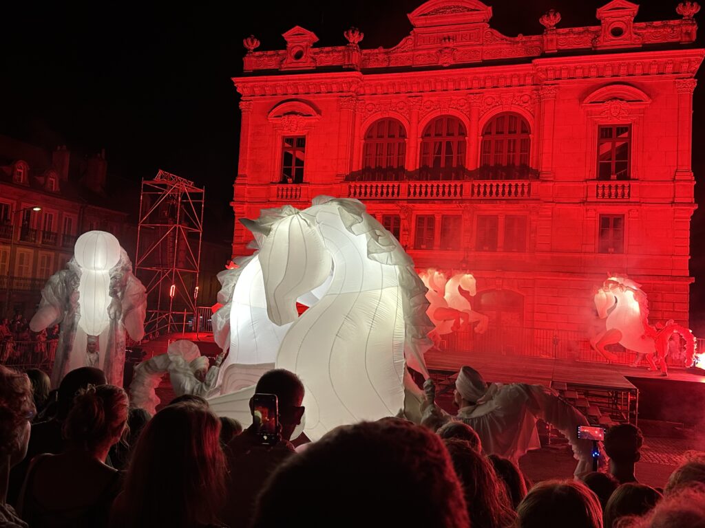 La Parade fantastique du 14 août a illuminé Autun
