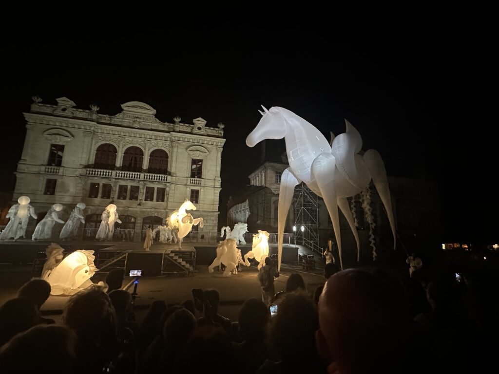 La Parade fantastique du 14 août a illuminé Autun