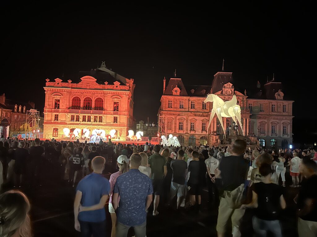 La Parade fantastique du 14 août a illuminé Autun