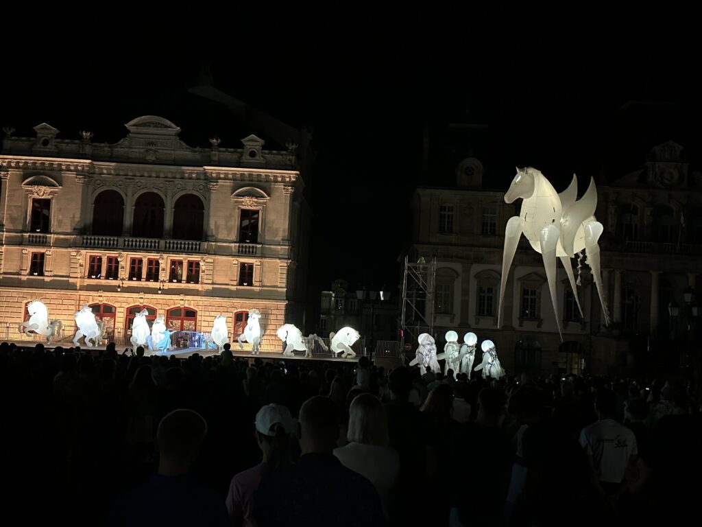 La Parade fantastique du 14 août a illuminé Autun