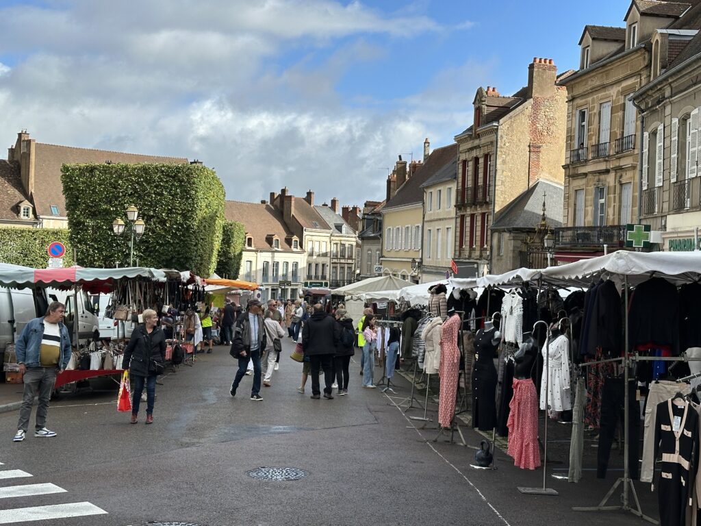 La traditionnelle foire Saint-Ladre anime le centre-ville d’Autun