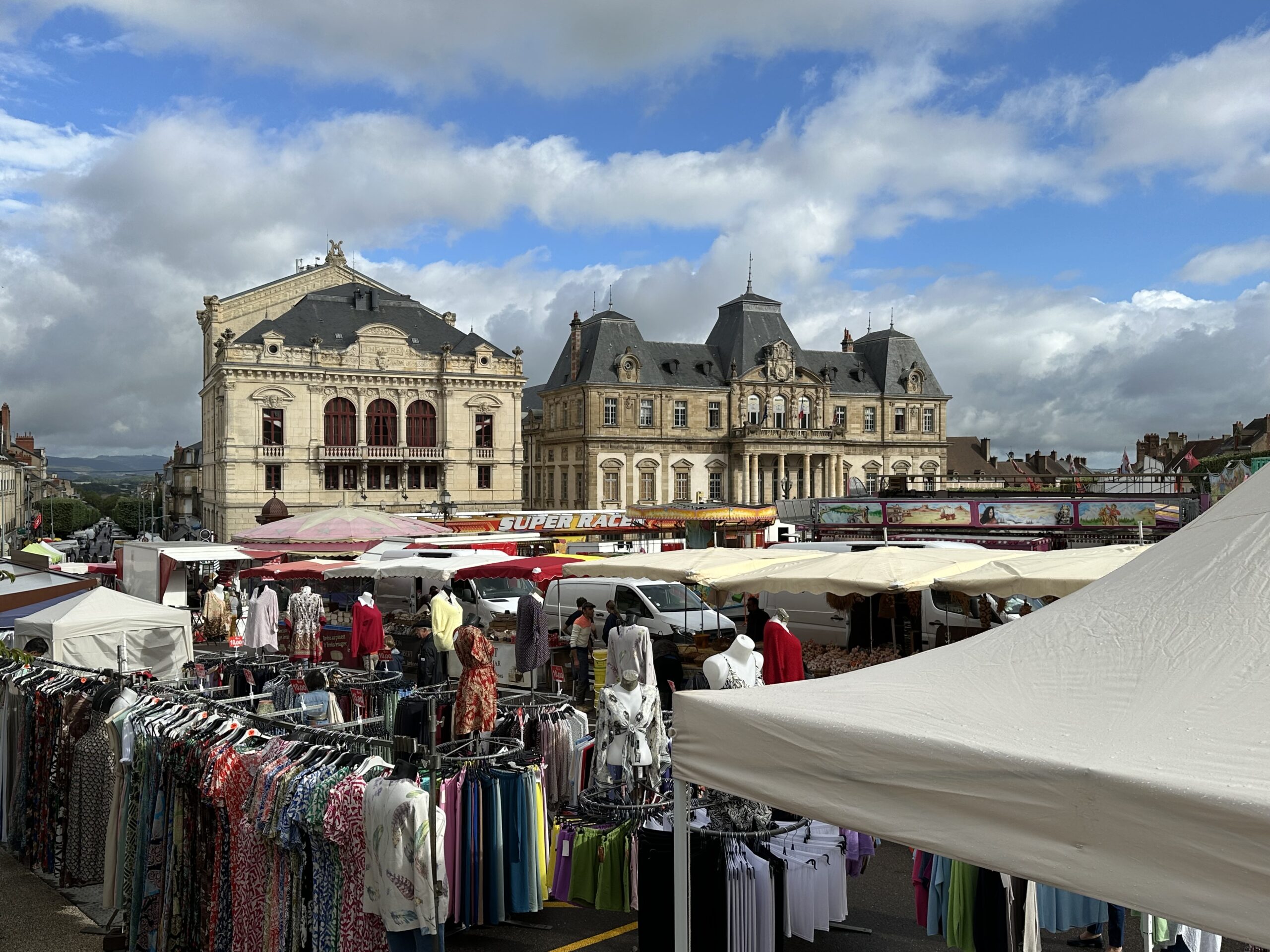 La traditionnelle foire Saint-Ladre anime le centre-ville d’Autun