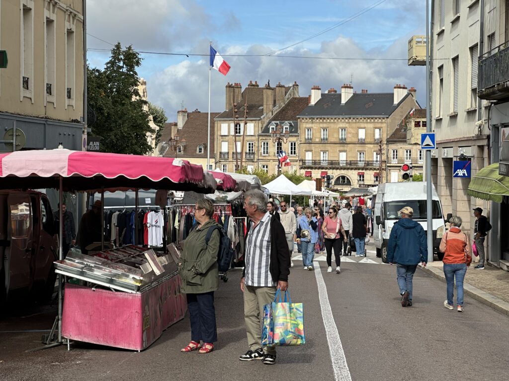 La traditionnelle foire Saint-Ladre anime le centre-ville d’Autun