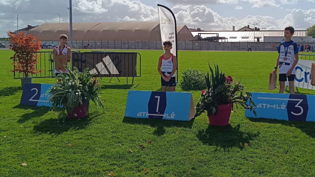 Sohan Esteves, du Stade Athlétique Autunois, est champion de France de marche athlétique