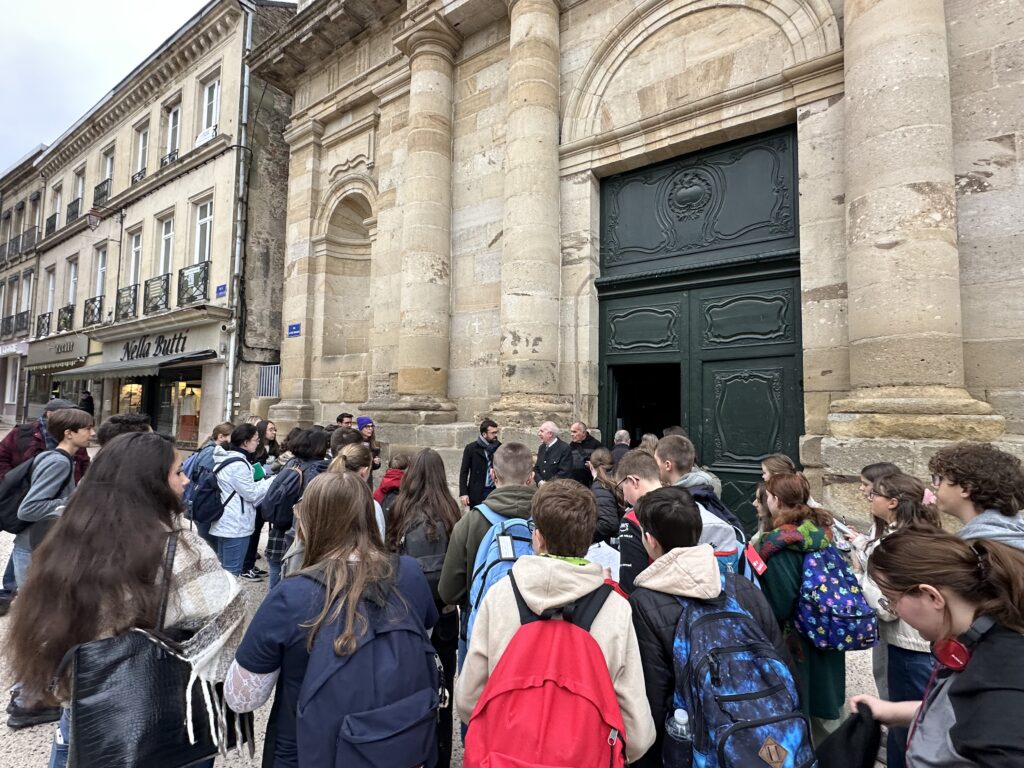 Les lycéens plongent dans l’histoire de l’église Notre-Dame