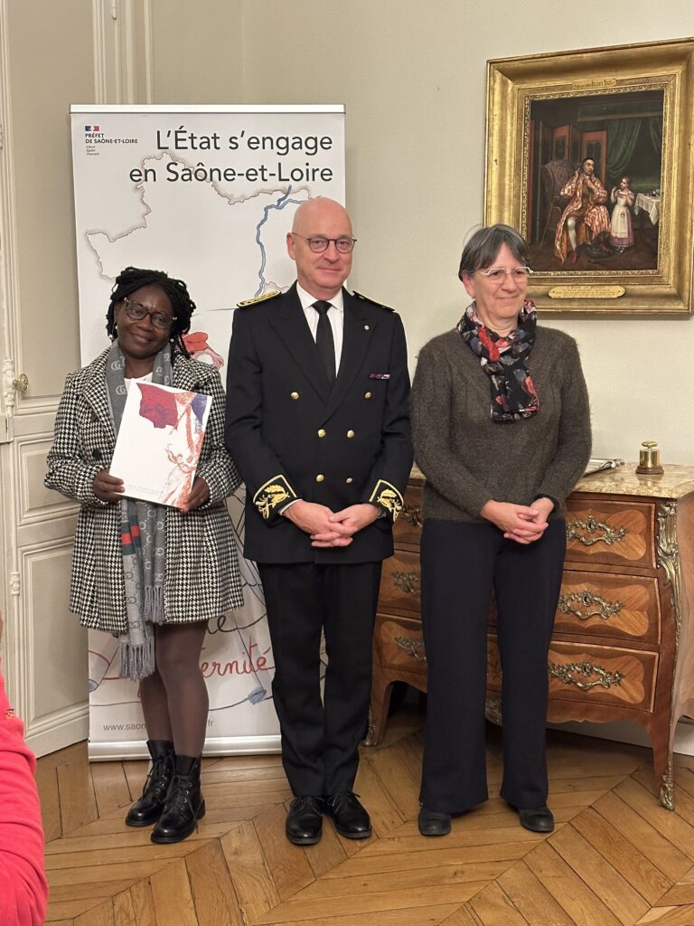 Cérémonie de naturalisation : 13 nouveaux citoyens français