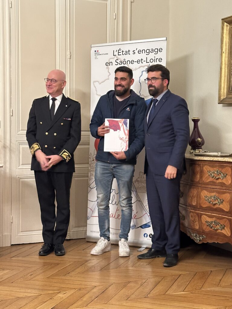 Cérémonie de naturalisation : 13 nouveaux citoyens français