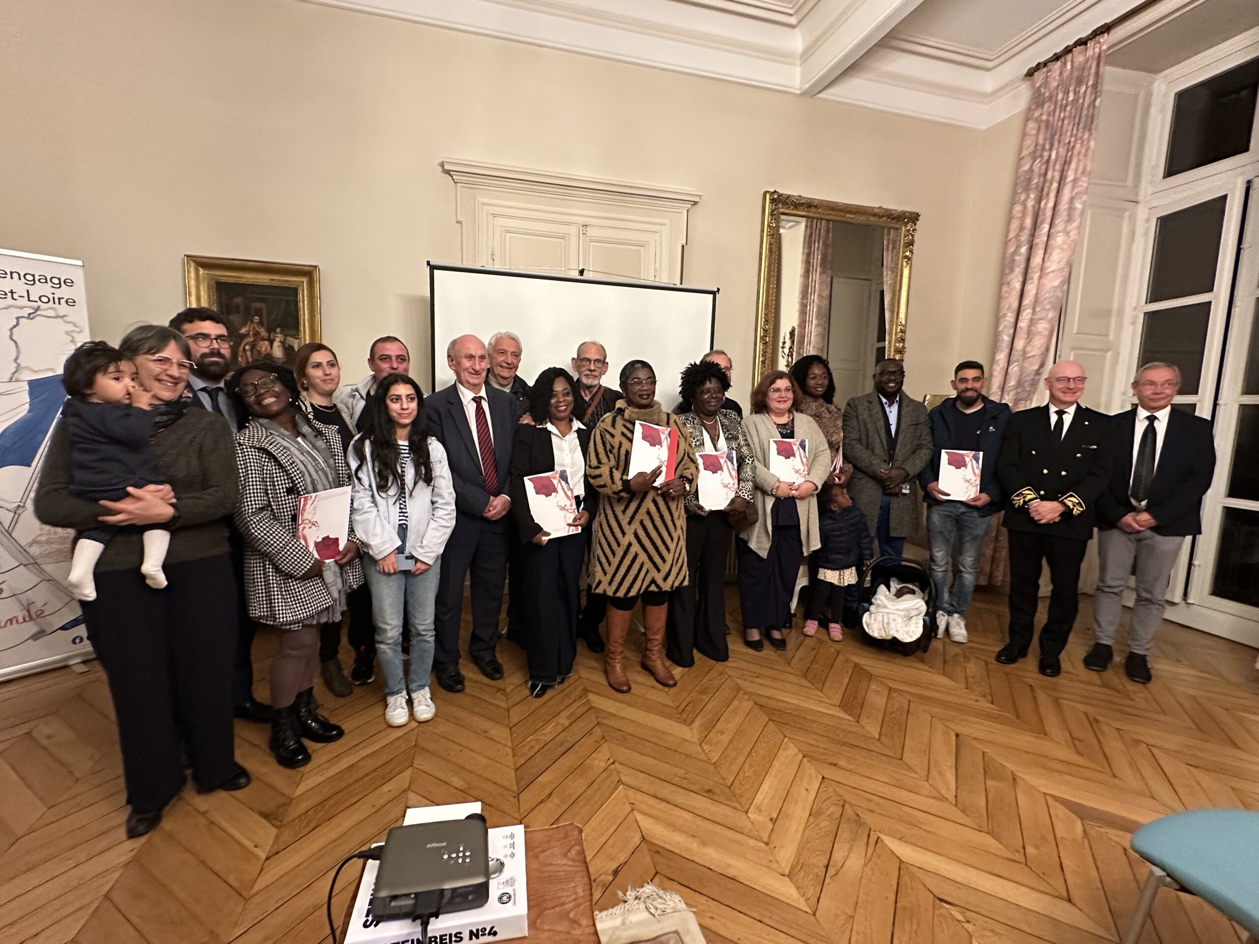 Cérémonie de naturalisation : 13 nouveaux citoyens français