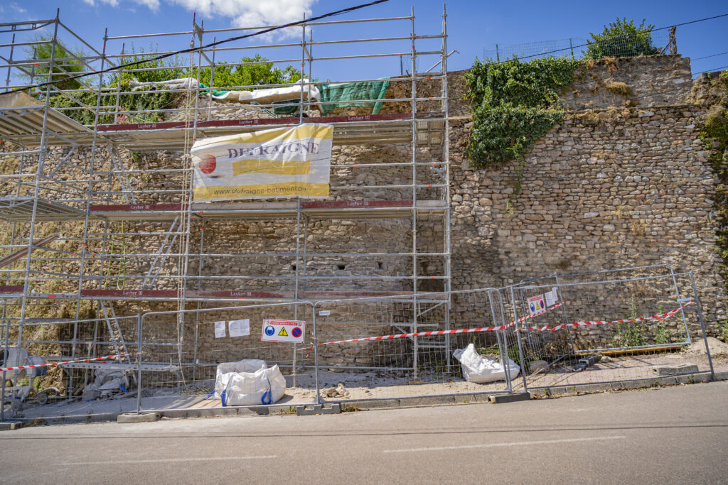 Rénovation du rempart antique de la rue Gaston Joliet