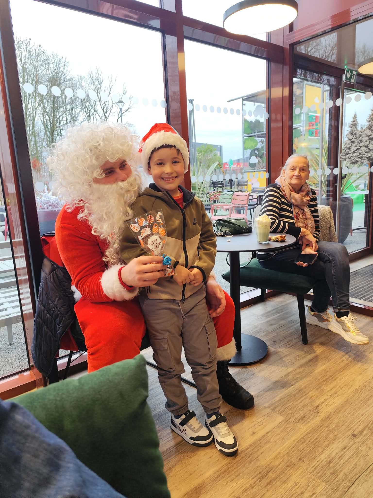 Le Père Noël rend visite à Autun Running
