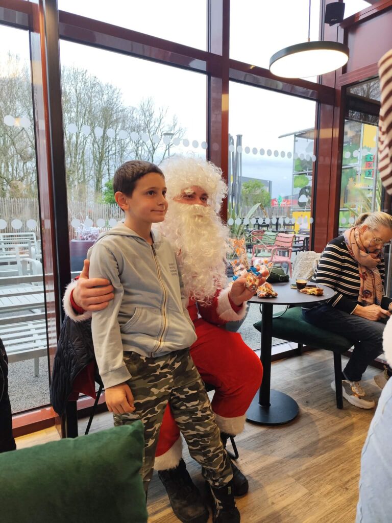 Le Père Noël rend visite à Autun Running