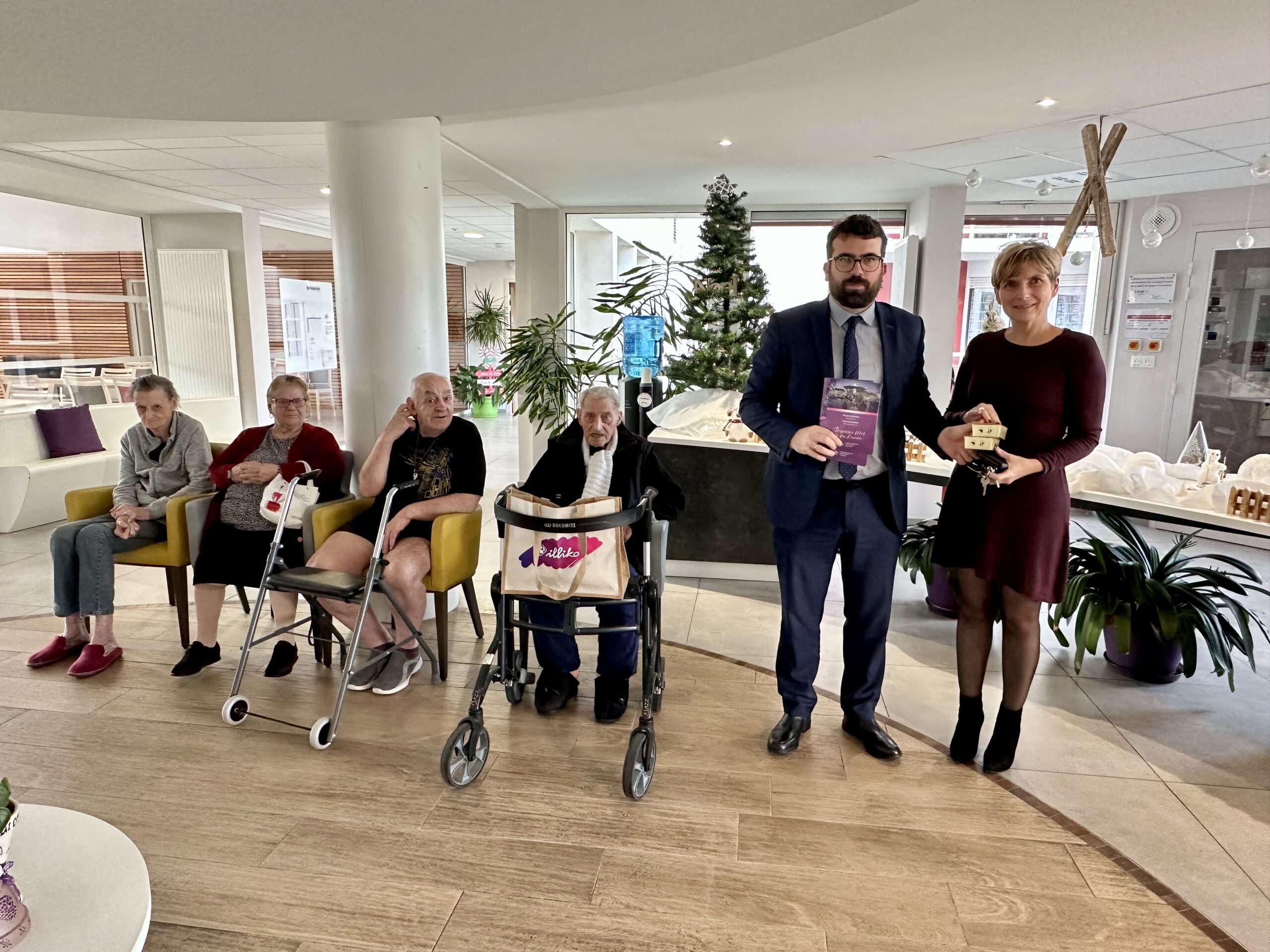 Distribution des chocolats de Noël : la tournée a débuté à Autun