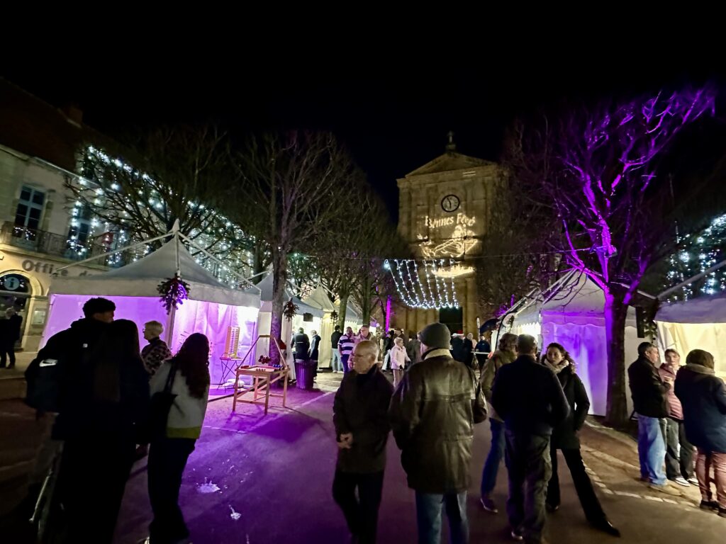Un Marché de Noël chaleureux au cœur d’Autun