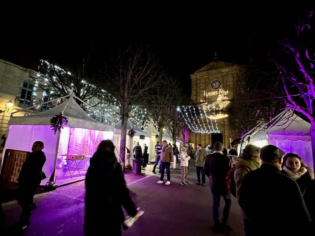 Un Marché de Noël chaleureux au cœur d’Autun