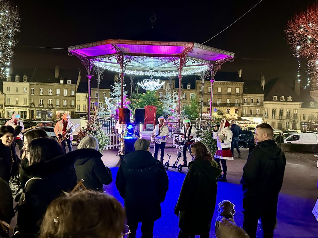 Un Marché de Noël chaleureux au cœur d’Autun