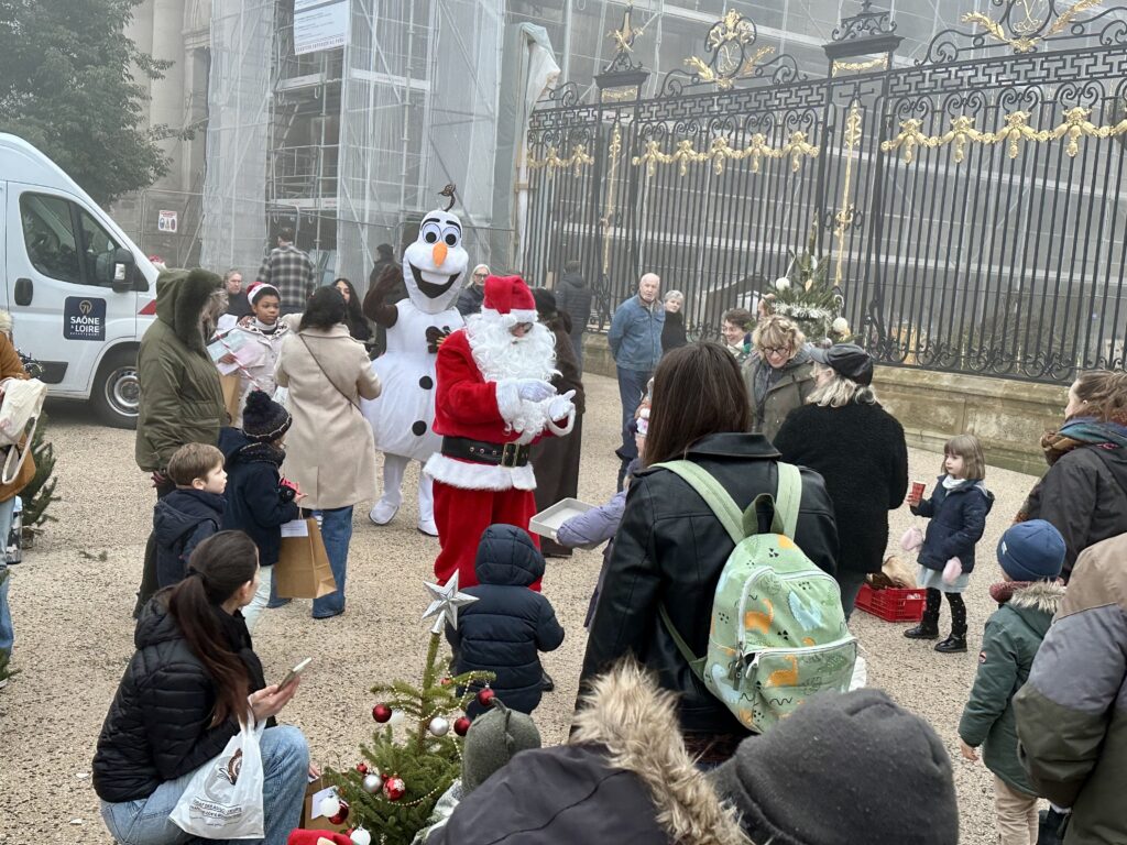 Un Marché de Noël chaleureux au cœur d’Autun