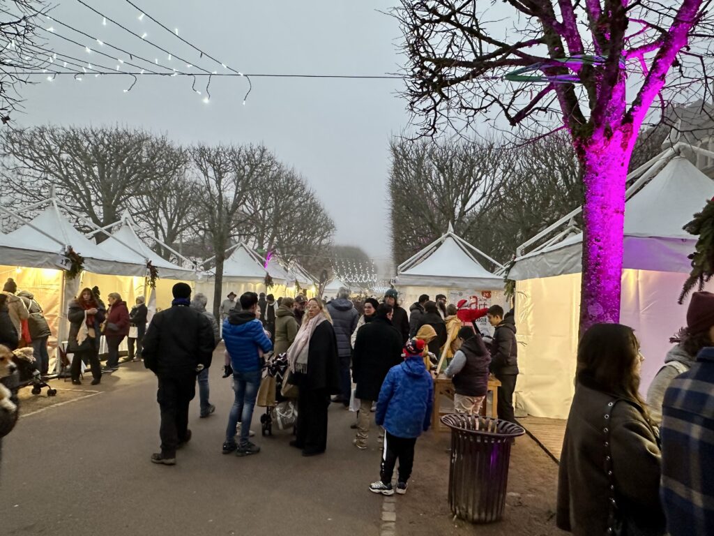 Un Marché de Noël chaleureux au cœur d’Autun