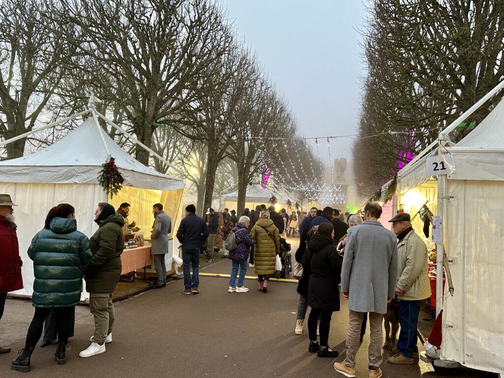 Un Marché de Noël chaleureux au cœur d’Autun