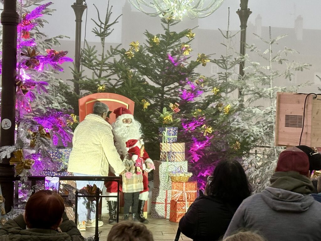 Un Marché de Noël chaleureux au cœur d’Autun